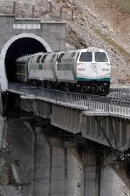 The Kunlun Mountain Tunnel With A Total Length Of 1 686 Meters Is The World S Longest Plateau Tunnel Built On Frozen Earth Qinghai Train Pictures Train Tracks