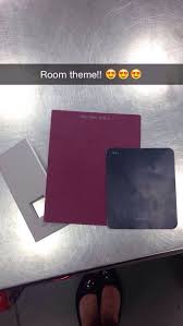 Mon Comptable Partout Avec Moi Maroon Bedroom Burgundy Bedroom Purple Living Room