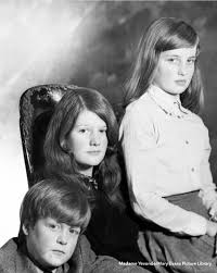 From the very beginning, diana appeared to be a young woman totally in love. Princess Diana Of Wales On Twitter 1973 12 Year Old Diana Poses For A Photo Graphic With Eldest Sister Lady Sarah And Younger Brother Viscount Charles Princessdiana Https T Co 87fn2rbpw9