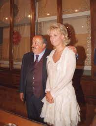 Nello specifico, giovanni ciacci, nel suo programma vite da copertina, aveva fatto intendere che lo scatto diffuso da gente nel 1992, non fosse reale. Il Matrimonio Di Maria De Filippi E Maurizio Costanzo L Album Del Quarto Si Foto Ultime Notizie Flash