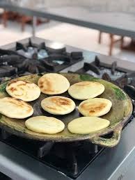 Queremos que aprendas a cocinar en un ambiente familiar y agradable. Tortillas De Maiz Picture Of Warmikuna Cocina Taller Cuenca Tripadvisor