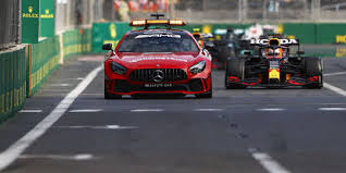Vettel into the pits for a new set of tyres and the former world champion emerges in seventh place out of the pit lane. T2ii31s6ydj Vm