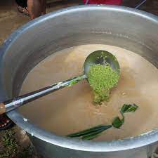 Gaulkan tepung gandum bersama garam dan sedikit air. Bubur Anak Lebah Makanan Orang Rawa Terkenal Di Negeri Perak
