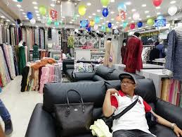 Korang boleh jumpa telekung sulam, kebaya sulam, kain ela, kain lace, kain chiffon & segala jenis. Percutian Bandung Part 2 Day 1 Misi Cari Kain Lace Baju Raya Di New Chand Moda Azlinda Alin Malaysia Influencer Blogger Blogs For Malaysian Parenting Lifestyle Travel Foods