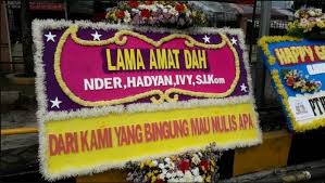 Semua kategori pakaian wisuda kalung wisuda map wisuda perlengkapan wisuda jaket almamater kaos kkn / ospek topi seragam sekolah seragam kerja kategori: 12 Ucapan Selamat Wisuda Ini Nggak Biasa Sedikit Nakal Dan Mengundang Tawa Kreatifnya Kebablasan