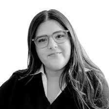 Samantha Leach's Instagram, Twitter & Facebook