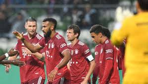 Bremer sv goalkeeper malte seeman (l.) faces the biggest test of his life when the world's best goalscorer robert lewandowski (r.) and bayern munich come to town in the first round of the cup. Gnxw9ow Gkummm