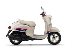 カワイイを極めよう レトロポップな ビーノ 20th anniversary edition がオシャレ可愛い移動手段 motobe 20代 にバイクのライフスタイルを提案するwebマガジン モトビー 2021 ビーノ レトロポップ レトロ