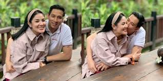 Nindy ayunda dan askara parasady harsono diketahui menikah pada 11 november 2011. Penyanyi Nindy Ayunda Ajukan Gugatan Cerai Saat Suami Ditahan Karena Narkoba Kapanlagi Com