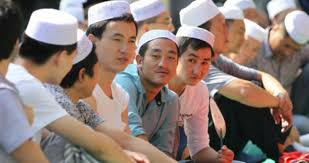 Pekerjaan masyarakat cina malaysia telah mendominasi ekonomi malaysia dengan lebih 90% kedai komersial dimiliki oleh orang cina. Dilema Cina Muslim Di Malaysia