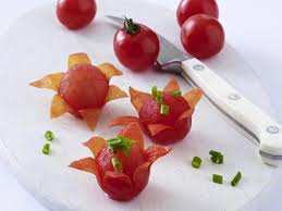 Niedliche tiere, figuren und landschaften aus zapfen und eicheln basteln Gemuse Schnitzen Deko Zum Vernaschen Aus Tomaten Mohren Co