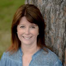 Kelly Mcintire's Instagram, Twitter & Facebook