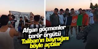 پرچم افغانستان , peştuca : Kadikoy De Rezalet Anlari Afgan Gocmenler Teror Orgutu Taliban In Bayragini Boyle Actilar