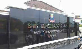 Pada 2009, sekolah menengah kebangsaan munshi abdullah memiliki 987 orang pelajar lelaki dan 1086 orang. Nfdp Pld Smk Munshi Abdullah Domov Facebook