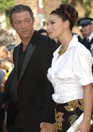 E così le prime foto ufficiali della figlia di monica bellucci e vincent. Pin On Articles