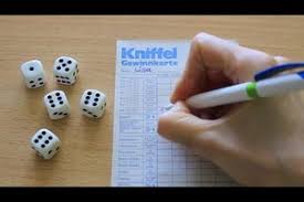 Yahtzee ist eine der bekanntesten und erfolgreichsten brettspiele heute kniffel vorlage excel pdf. Video Spielregel Fur Kniffel So Geht S