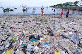 Bukan pencemaran, itu sampah kiriman. 650 Ribu Ton Sampah Cemari Laut Setiap Tahun Terumbu Karang Terancam Rusak