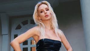 Female vocalists from ukraine by name. Koroleva Svetlana Loboda Pohvastalas Beskonechnymi Nogami V Sverkayushem Mini