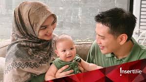 Citra kirana dan erica putri memang sudah punya kemiripan sejak kecil. Citra Kirana Dan Rezky Aditya Isyaratkan Tambah Momongan