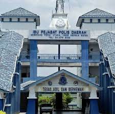 Si suami yang dikenali sebagai chinnar yadav bertindak memenggal kepala isterinya yang dikenali sebagai vimala. Ipd Seberang Perai Utara Kepala Batas