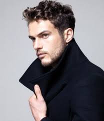 Visualizza altre idee su tagli capelli ricci uomo, capelli ricci . Taglio Capelli Ricci Uomo 2020 Come Farli The Gentleman Un Magazine Per Uomo Un Brand Per Gentiluomini