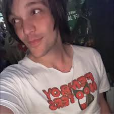 The fact that she's played by Johnny Sack's daughter makes it even better  😂 'And that kidsh, is How I Met your Mudda'