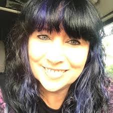 Kelly Stallard's Instagram, Twitter & Facebook