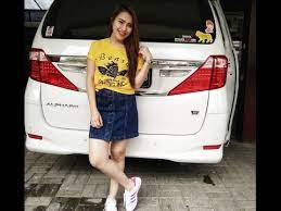 Ayu rosmalina (born 20 june 1992 in depok, west java), better known by her stage name ayu ting ting (also spelled ayu tingting) is an indonesian dangdut singer who rose to fame in 2011 for her song alamat palsu (fake address) that was released in 2006. Biodata Lengkap Ayu Ting Ting Youtube