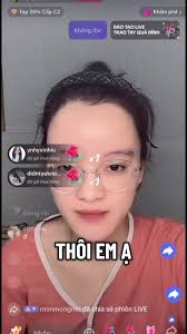 Hướng dẫn đeo lens và tô son tại nhà