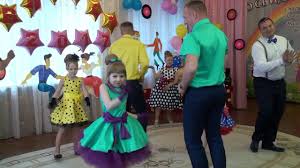 песня мамы и дочки на выпускной в детском саду Luchshij Tanec Pap I Dochek Vypusknoj V D S 31 Zhemchuzhinka Kids Dance Kids Songs Kids Shows