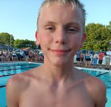 MOLINA SIGNS AUTOGRAPHS: Bobcats Little League team experience 'thrill of a  lifetime' at Cards' game