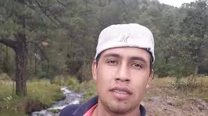 Joven de 27 años muere tras volcar y caer a barranco en Balleza