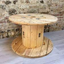 Table basse à partir d'une bobine en bois restauré pour un décor chic industriel. Touret En Bois Clair 80 Cm De Diametre