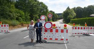 Menschen sind von natur aus neugierig, auch wenn es sich um räumlichkeiten wie personalraum, küche oder lager handelt, die niemanden etwas angehen. Zwei Wochen Fruher Rote Haus Strasse Ab Freitag Wieder Befahrbar