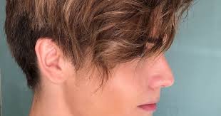 Men's haircut by Derek Moser