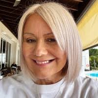 7 "Lindsey Large" profiles