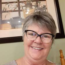 What are the best places to eat near Bothwell beach and Souris, especially  for great lobster rolls?