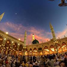 Dah tentulah semua orang cakap ini masjid paling cantik dalam dunia kerana semua umat islam pun teringin nak pergi sini. Gambar Momen Indah Di Haramain Madinah Mekkah