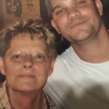 What brand of front hub bearings is recommended for a 2001 Ford F250 4X4?