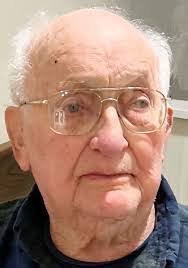 Karen Geise's Instagram, Twitter & Facebook