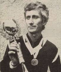 Rossz irányba küldött futók, állva elalvás, sör helyett kóla