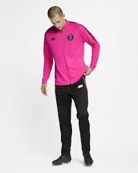 Leider gibt es das teil nicht mehr im offiziellen nike store, vor. Lx Nike Anzug Trainingsanzug Paris Saint Germain Nike Outfits