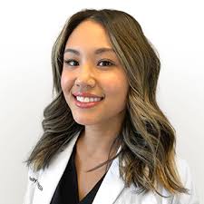 Shelly Diaz's Instagram, Twitter & Facebook