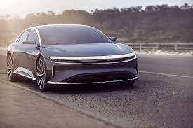 The company expects to deliver its. Air Lucid Motors Fordert Tesla Mit 832 Km Reichweite Heraus