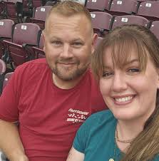 Happy Valentine's Day from America's Sweethearts!! 💘 🔁: @dcchearleaders 