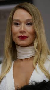 A maravilhosa Mirna Vargas chegou, mas com zero certeza sobre a campanha da  Boaz! 🥲 Mas, Samuel fala da proposta de todo coração! ❤ Será que deu  certo? 👀 #DonaDeMim