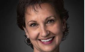 Lisa Rivet's Instagram, Twitter & Facebook