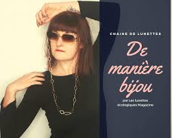 Comment Bien Porter Une Chaine De Lunettes Lunettes Chaine Lunette Tendance