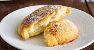 Mescolate a velocità moderata 2 e non appena saranno ben amalgamati e avrete ottenuto una sorta di crema unite il miele 3. La Ricetta Per Fare Le Sfogliatelle Frolle Il Goloso Dolce Napoletano Ultime Notizie Flash