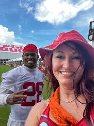 After practice, Shilo Sanders took time to connect with the Krewe 🤝